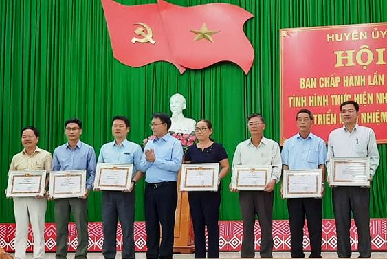 Huyện ủy Krông Bông: Tổ chức hội nghị sơ kết 6 tháng đầu năm 2020